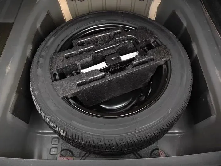 2012 Roewe 550 1.8L 133HP L4 5AT,autocango,china used car exporter,china ev exporter,chinese used car exporter,chinese used ev exporter