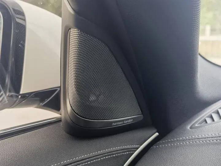 2020 BMW 5 Series 2.0T 252HP L4 8AT,autocango,china used car exporter,china ev exporter,chinese used car exporter,chinese used ev exporter