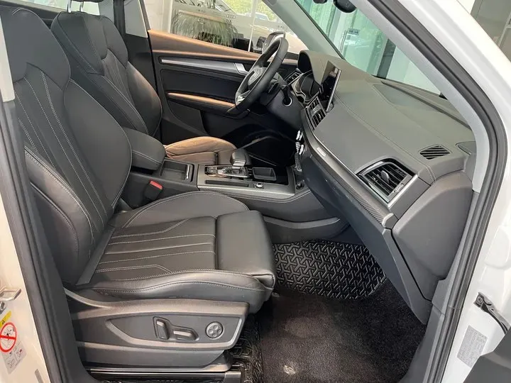 2021 Audi Q5L 2.0T 252HP L4 7DCT,autocango,china used car exporter,china ev exporter,chinese used car exporter,chinese used ev exporter