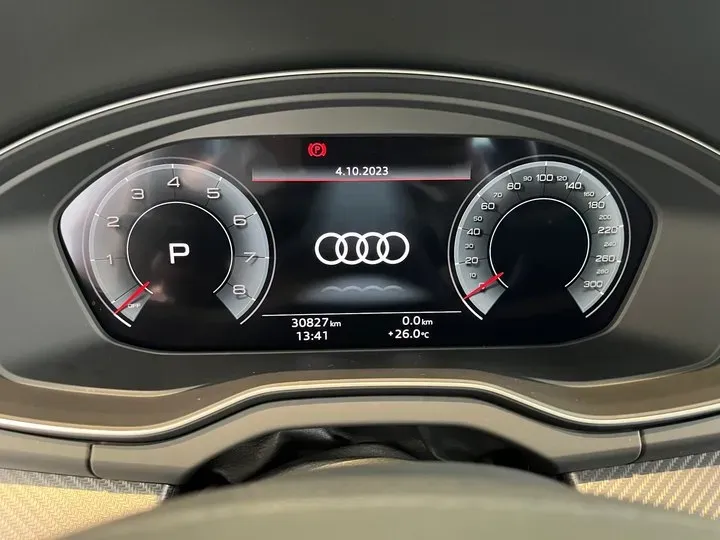 2021 Audi Q5L 2.0T 252HP L4 7DCT,autocango,china used car exporter,china ev exporter,chinese used car exporter,chinese used ev exporter