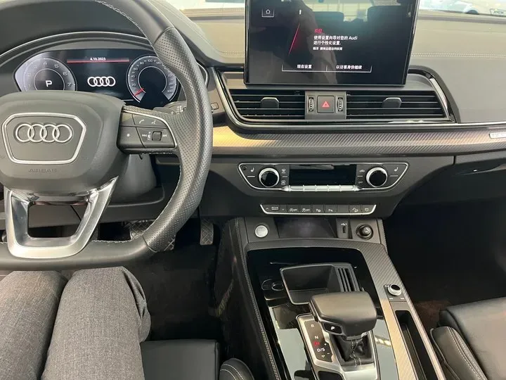 2021 Audi Q5L 2.0T 252HP L4 7DCT,autocango,china used car exporter,china ev exporter,chinese used car exporter,chinese used ev exporter
