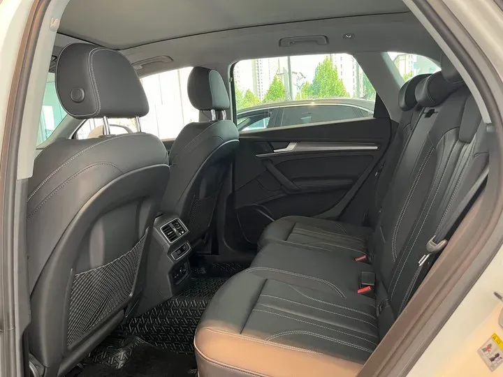 2021 Audi Q5L 2.0T 252HP L4 7DCT,autocango,china used car exporter,china ev exporter,chinese used car exporter,chinese used ev exporter