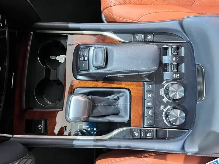 2009 Lexus LX 5.7L 367HP V8 6AT,autocango,china used car exporter,china ev exporter,chinese used car exporter,chinese used ev exporter