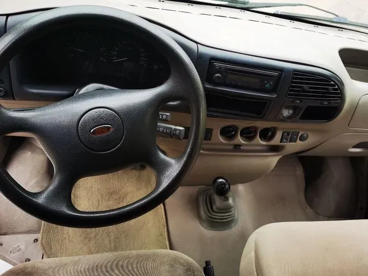 2015 Ford Classic Transit 2.4L 125HP L4 5MT,autocango,china used car exporter,china ev exporter,chinese used car exporter,chinese used ev exporter