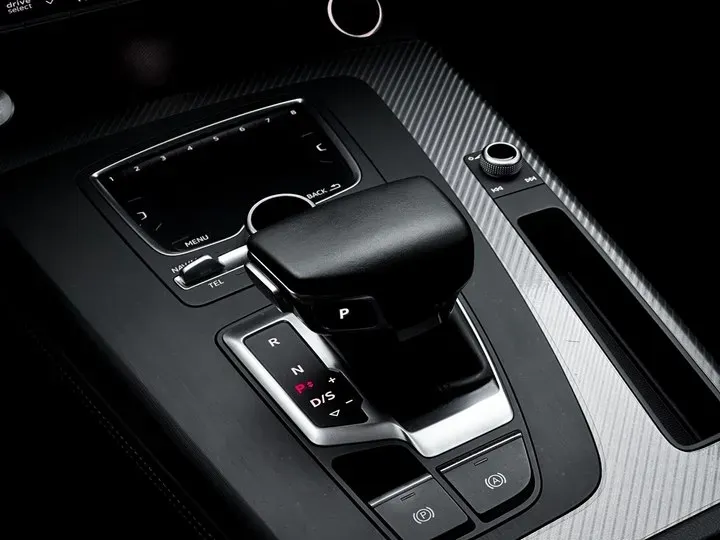 2020 Audi Q5L 2.0T 252HP L4 7DCT,autocango,china used car exporter,china ev exporter,chinese used car exporter,chinese used ev exporter