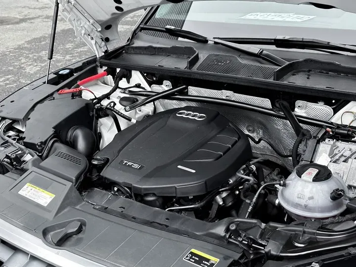 2020 Audi Q5L 2.0T 252HP L4 7DCT,autocango,china used car exporter,china ev exporter,chinese used car exporter,chinese used ev exporter