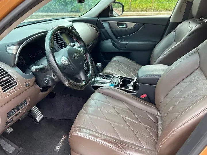 2013 Infiniti QX70 3.7L 351HP V6 7AT,autocango,china used car exporter,china ev exporter,chinese used car exporter,chinese used ev exporter