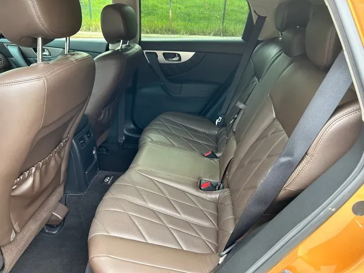 2013 Infiniti QX70 3.7L 351HP V6 7AT,autocango,china used car exporter,china ev exporter,chinese used car exporter,chinese used ev exporter