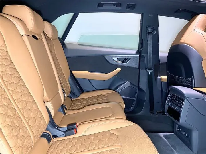 2022 Audi RS Q8 4.0T 600HP V8 8AT,autocango,china used car exporter,china ev exporter,chinese used car exporter,chinese used ev exporter