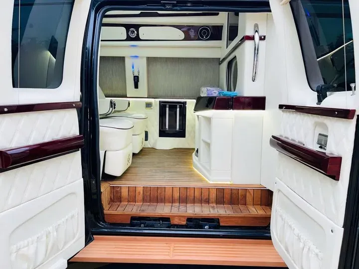 2011 Ford E350 5.4L 258HP V8 5AT,autocango,china used car exporter,china ev exporter,chinese used car exporter,chinese used ev exporter