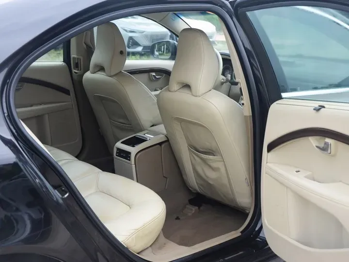 2010 Volvo S80L 2.5T 200HP L5 6AT,autocango,china used car exporter,china ev exporter,chinese used car exporter,chinese used ev exporter