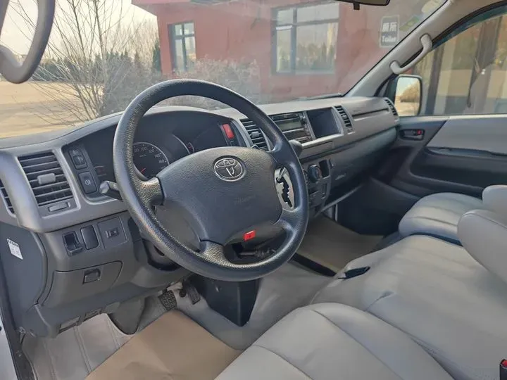 2011 Toyota Hiace 2.7L 154HP L4 4AT,autocango,china used car exporter,china ev exporter,chinese used car exporter,chinese used ev exporter