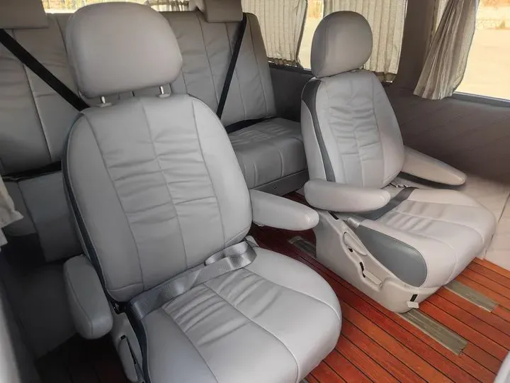 2011 Toyota Hiace 2.7L 154HP L4 4AT,autocango,china used car exporter,china ev exporter,chinese used car exporter,chinese used ev exporter