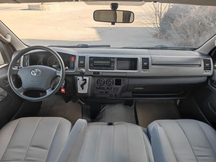 2011 Toyota Hiace 2.7L 154HP L4 4AT,autocango,china used car exporter,china ev exporter,chinese used car exporter,chinese used ev exporter