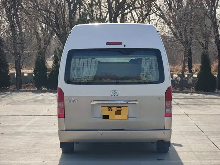 2011 Toyota Hiace 2.7L 154HP L4 4AT,autocango,china used car exporter,china ev exporter,chinese used car exporter,chinese used ev exporter