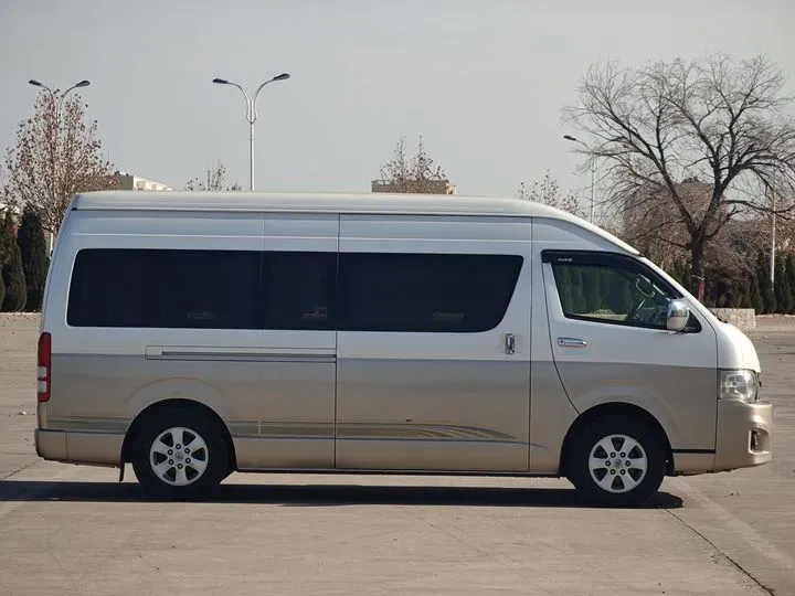 2011 Toyota Hiace 2.7L 154HP L4 4AT,autocango,china used car exporter,china ev exporter,chinese used car exporter,chinese used ev exporter