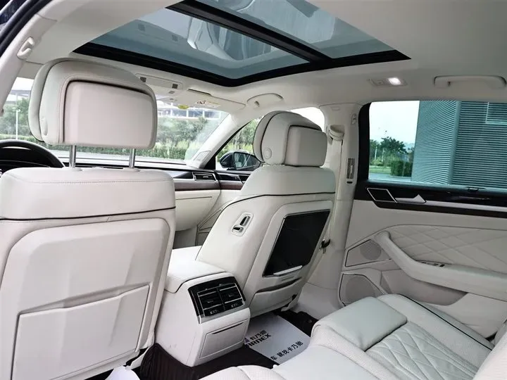 2021 Volkswagen Phideon 2.0T 224HP L4 7DCT,autocango,china used car exporter,china ev exporter,chinese used car exporter,chinese used ev exporter