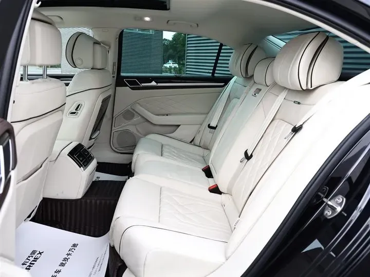 2021 Volkswagen Phideon 2.0T 224HP L4 7DCT,autocango,china used car exporter,china ev exporter,chinese used car exporter,chinese used ev exporter