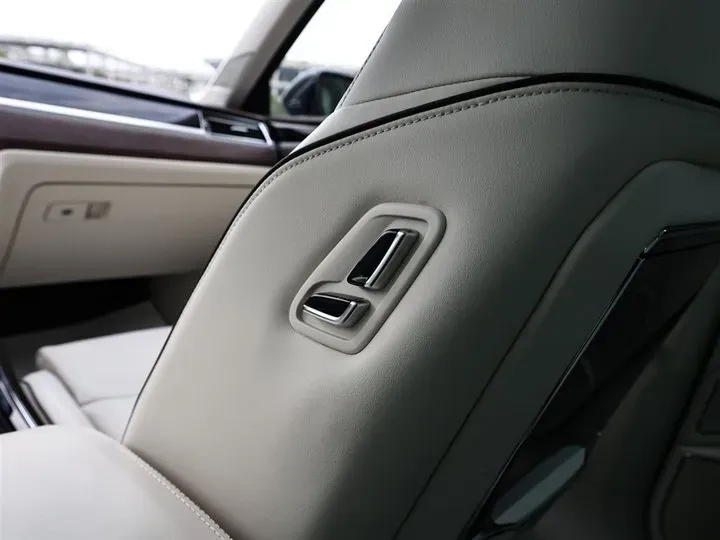 2021 Volkswagen Phideon 2.0T 224HP L4 7DCT,autocango,china used car exporter,china ev exporter,chinese used car exporter,chinese used ev exporter