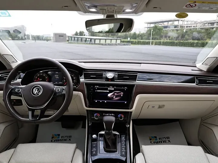 2021 Volkswagen Phideon 2.0T 224HP L4 7DCT,autocango,china used car exporter,china ev exporter,chinese used car exporter,chinese used ev exporter