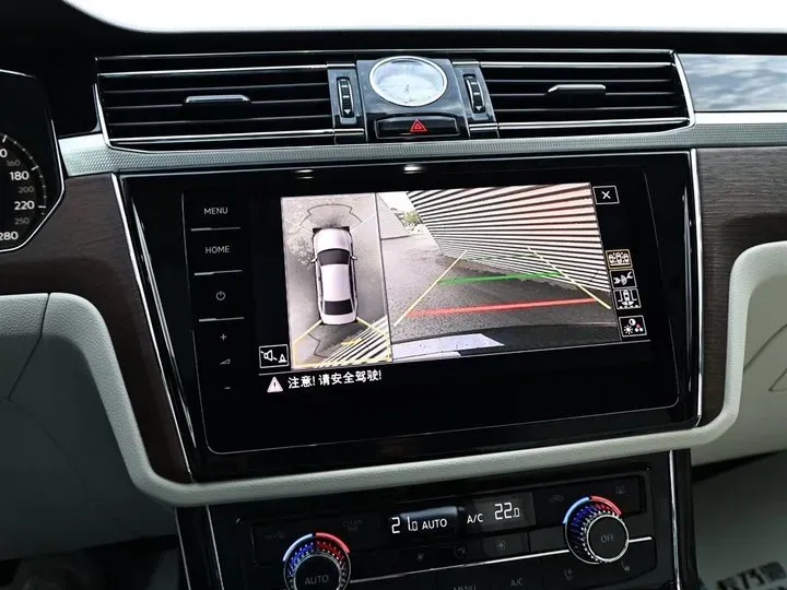 2021 Volkswagen Phideon 2.0T 224HP L4 7DCT,autocango,china used car exporter,china ev exporter,chinese used car exporter,chinese used ev exporter