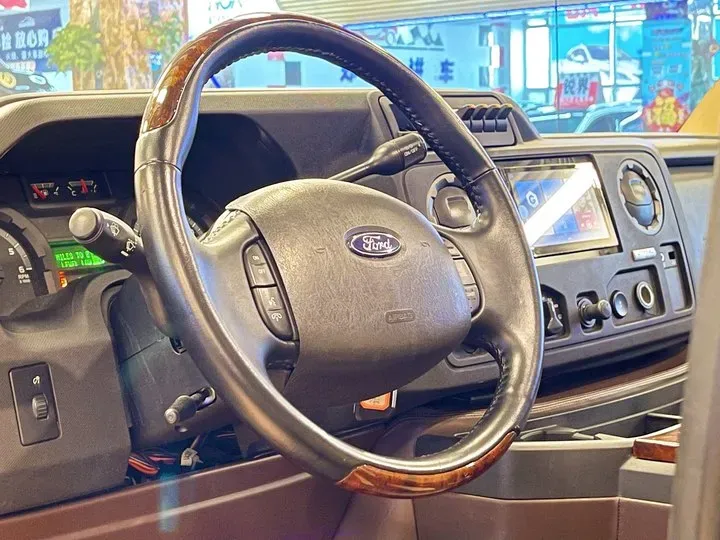 2011 Ford E350 5.4L 258HP V8 5AT,autocango,china used car exporter,china ev exporter,chinese used car exporter,chinese used ev exporter