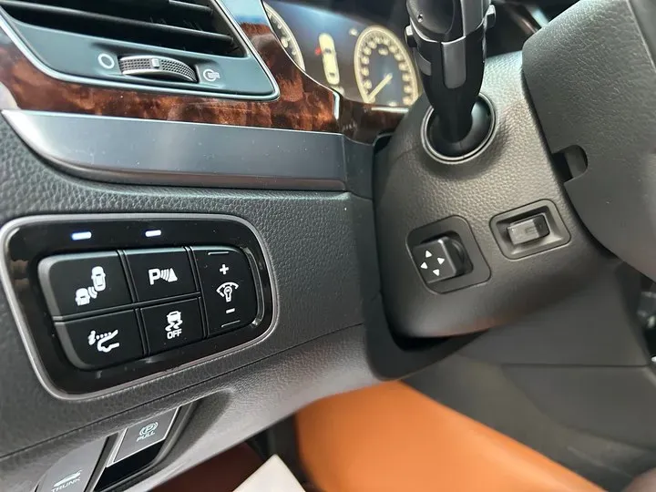 2014 Hyundai Equus 3.8L 335HP V6 8AT,autocango,china used car exporter,china ev exporter,chinese used car exporter,chinese used ev exporter