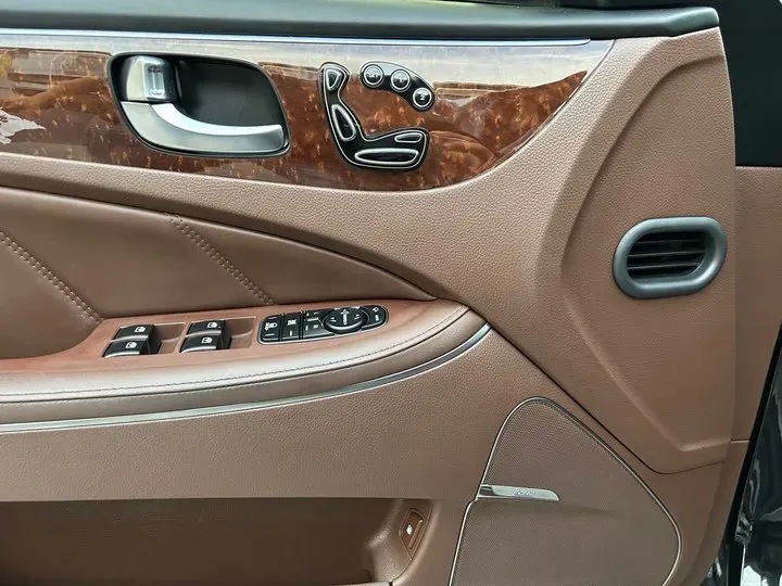 2014 Hyundai Equus 3.8L 335HP V6 8AT,autocango,china used car exporter,china ev exporter,chinese used car exporter,chinese used ev exporter