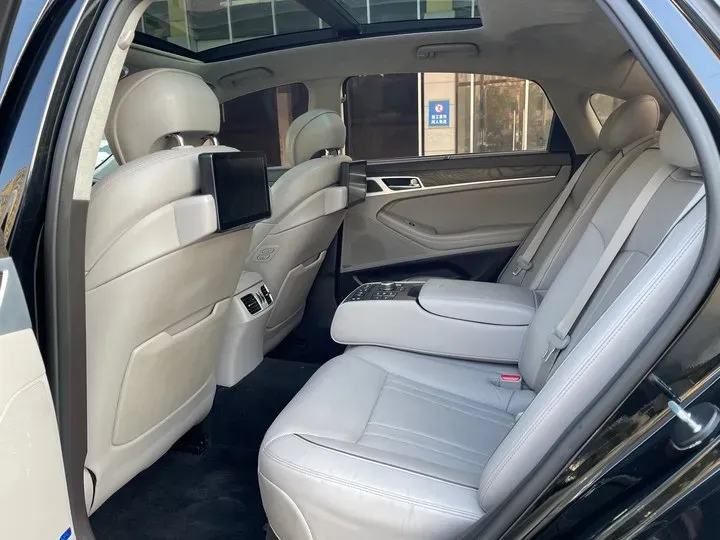 2015 Hyundai Cenesis 3.3L 282HP V6 8AT,autocango,china used car exporter,china ev exporter,chinese used car exporter,chinese used ev exporter