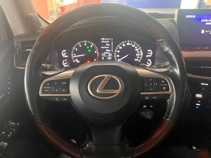 2017 Lexus LX 5.7L 367HP V8 8AT,autocango,china used car exporter,china ev exporter,chinese used car exporter,chinese used ev exporter