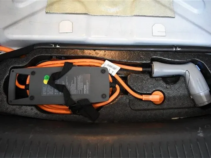 2016 Roewe e550 1.5L 109HP L4 2AT PHEV 12KWH,autocango,china used car exporter,china ev exporter,chinese used car exporter,chinese used ev exporter