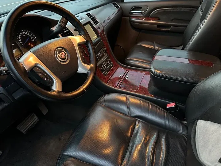 2008 Cadillac ESCALADE 6.2L 409HP V8 6AT,autocango,china used car exporter,china ev exporter,chinese used car exporter,chinese used ev exporter