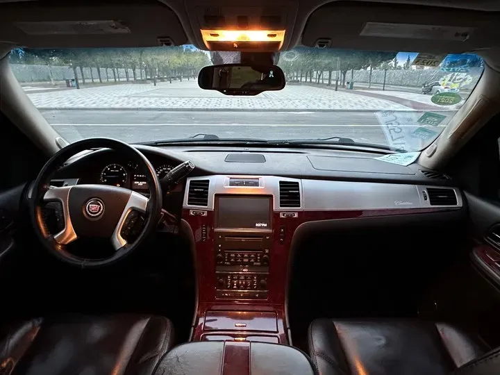 2008 Cadillac ESCALADE 6.2L 409HP V8 6AT,autocango,china used car exporter,china ev exporter,chinese used car exporter,chinese used ev exporter