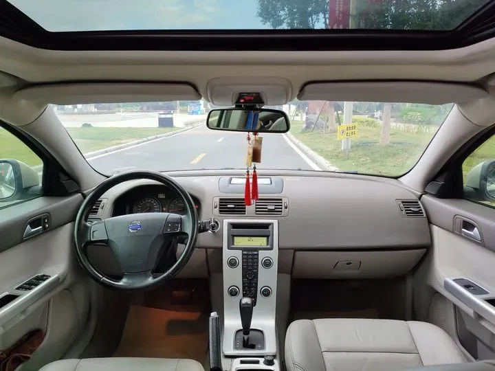 2010 Volvo S40 2.0L 141HP L4 6DCT,autocango,china used car exporter,china ev exporter,chinese used car exporter,chinese used ev exporter