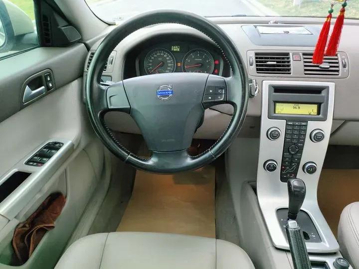 2010 Volvo S40 2.0L 141HP L4 6DCT,autocango,china used car exporter,china ev exporter,chinese used car exporter,chinese used ev exporter