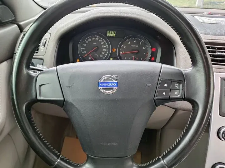 2010 Volvo S40 2.0L 141HP L4 6DCT,autocango,china used car exporter,china ev exporter,chinese used car exporter,chinese used ev exporter