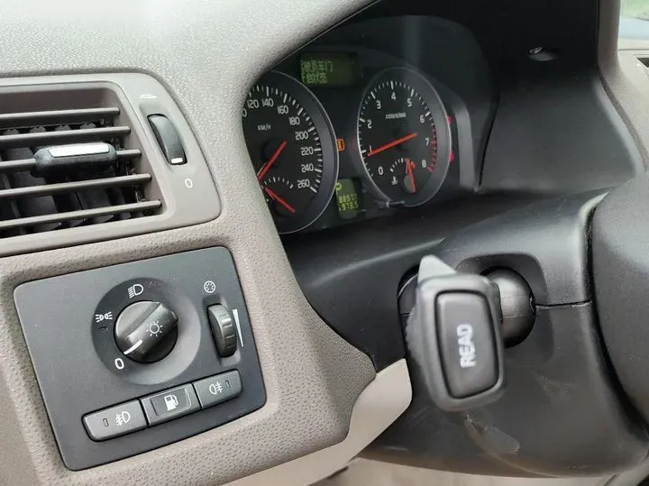 2010 Volvo S40 2.0L 141HP L4 6DCT,autocango,china used car exporter,china ev exporter,chinese used car exporter,chinese used ev exporter