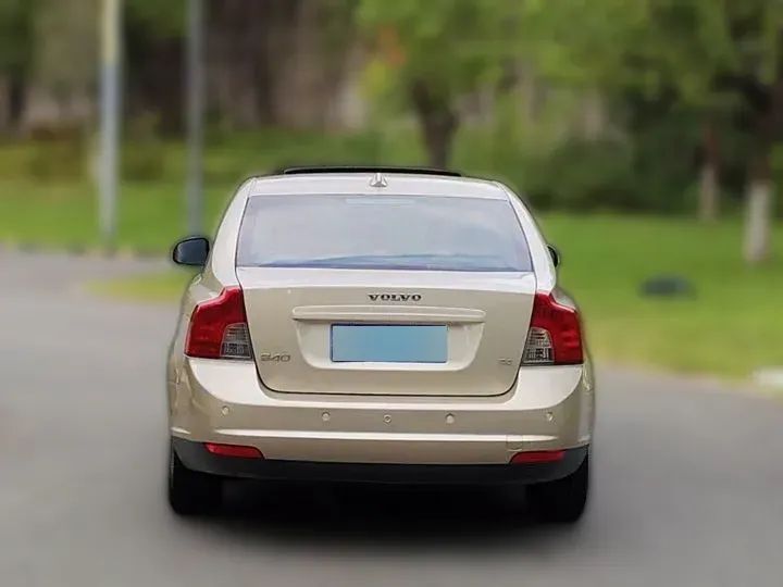 2010 Volvo S40 2.0L 141HP L4 6DCT,autocango,china used car exporter,china ev exporter,chinese used car exporter,chinese used ev exporter