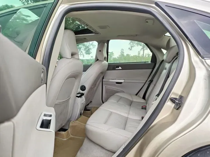 2010 Volvo S40 2.0L 141HP L4 6DCT,autocango,china used car exporter,china ev exporter,chinese used car exporter,chinese used ev exporter