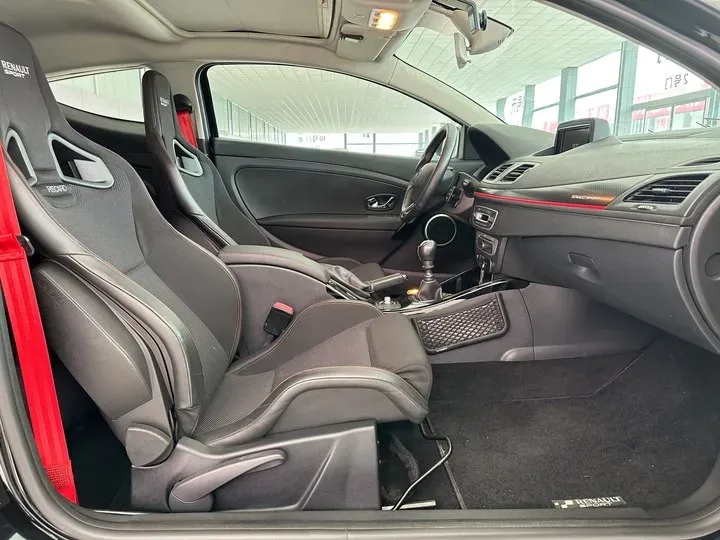 2014 Renault  Megane 2.0T 265HP L4 6MT,autocango,china used car exporter,china ev exporter,chinese used car exporter,chinese used ev exporter