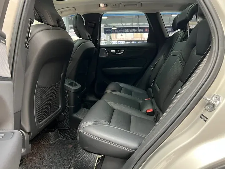 2019 Volvo XC60 2.0T 320HP L4 8AT PHEV 10.1KWH,autocango,china used car exporter,china ev exporter,chinese used car exporter,chinese used ev exporter