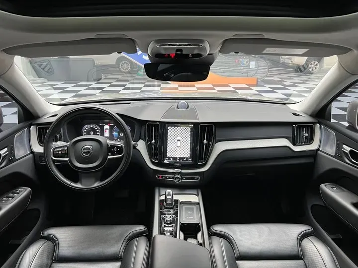 2019 Volvo XC60 2.0T 320HP L4 8AT PHEV 10.1KWH,autocango,china used car exporter,china ev exporter,chinese used car exporter,chinese used ev exporter