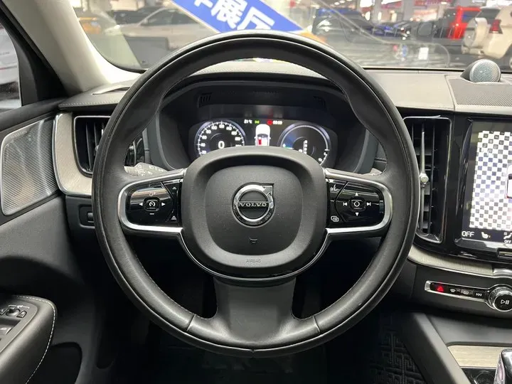 2019 Volvo XC60 2.0T 320HP L4 8AT PHEV 10.1KWH,autocango,china used car exporter,china ev exporter,chinese used car exporter,chinese used ev exporter