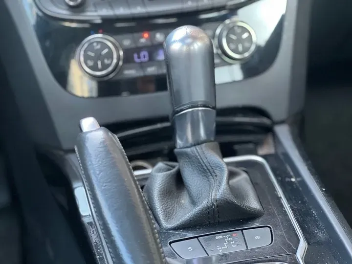 2013 Peugeot 508 2.3L 171HP L4 6AT,autocango,china used car exporter,china ev exporter,chinese used car exporter,chinese used ev exporter