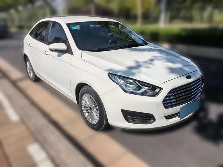 2017 Ford Escort 1.5L 113HP L4 5MT,autocango,china used car exporter,china ev exporter,chinese used car exporter,chinese used ev exporter