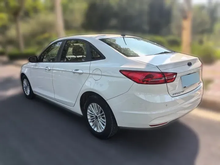 2017 Ford Escort 1.5L 113HP L4 5MT,autocango,china used car exporter,china ev exporter,chinese used car exporter,chinese used ev exporter