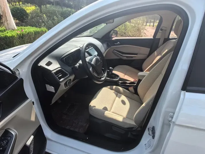 2017 Ford Escort 1.5L 113HP L4 5MT,autocango,china used car exporter,china ev exporter,chinese used car exporter,chinese used ev exporter