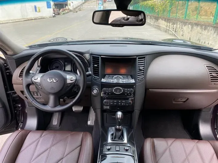 2013 Infiniti QX70 3.7L 351HP V6 7AT,autocango,china used car exporter,china ev exporter,chinese used car exporter,chinese used ev exporter