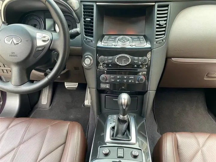 2013 Infiniti QX70 3.7L 351HP V6 7AT,autocango,china used car exporter,china ev exporter,chinese used car exporter,chinese used ev exporter