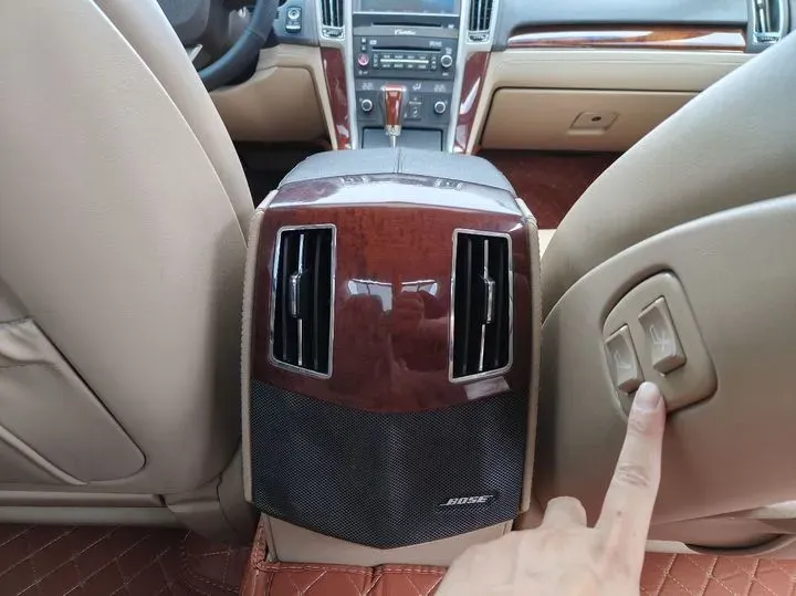 2012 Cadillac SLS 2.0T 262HP L4 6AT,autocango,china used car exporter,china ev exporter,chinese used car exporter,chinese used ev exporter